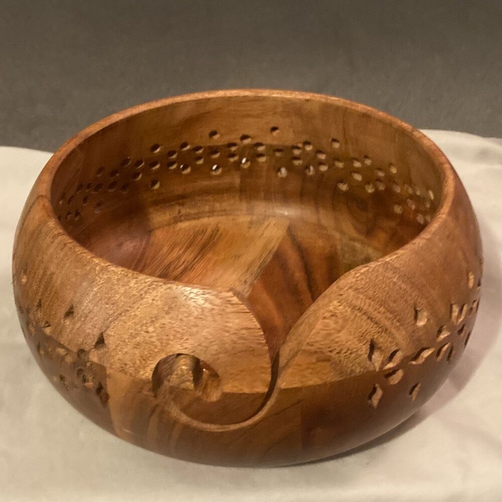 Handcrafted Rosewood Yarn Bowl-Knitting Crocheting-Starburst Design-6.5" D-EUC - Picture 8 of 8
